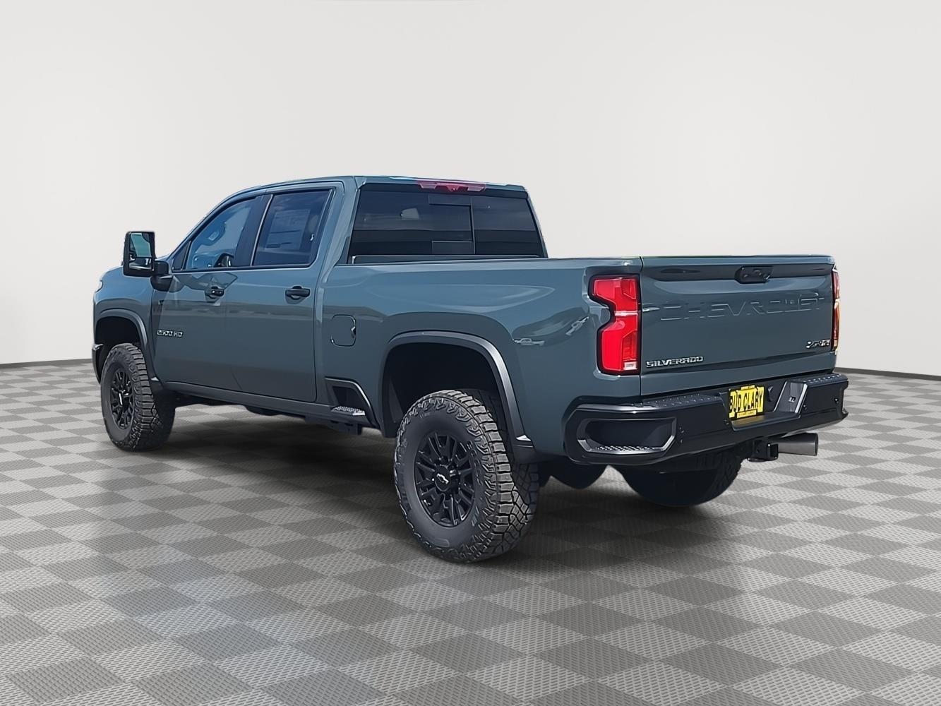 2025 Chevrolet Silverado 2500HD LT photo 3