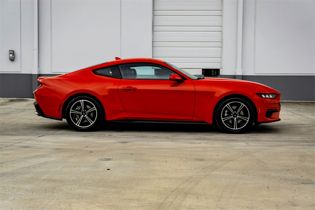 2024 Ford Mustang EcoBoost Premium photo 4