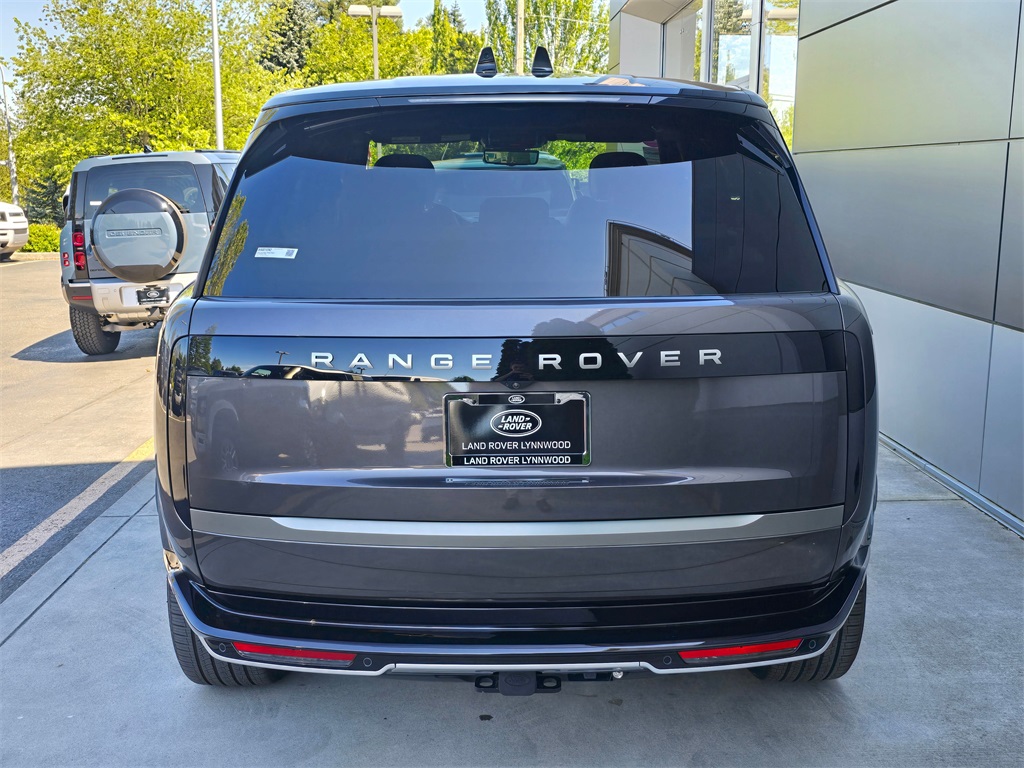 2025 Land Rover Range Rover SE photo 6