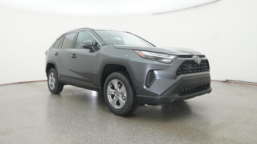 2025 Toyota RAV4 XLE photo 30