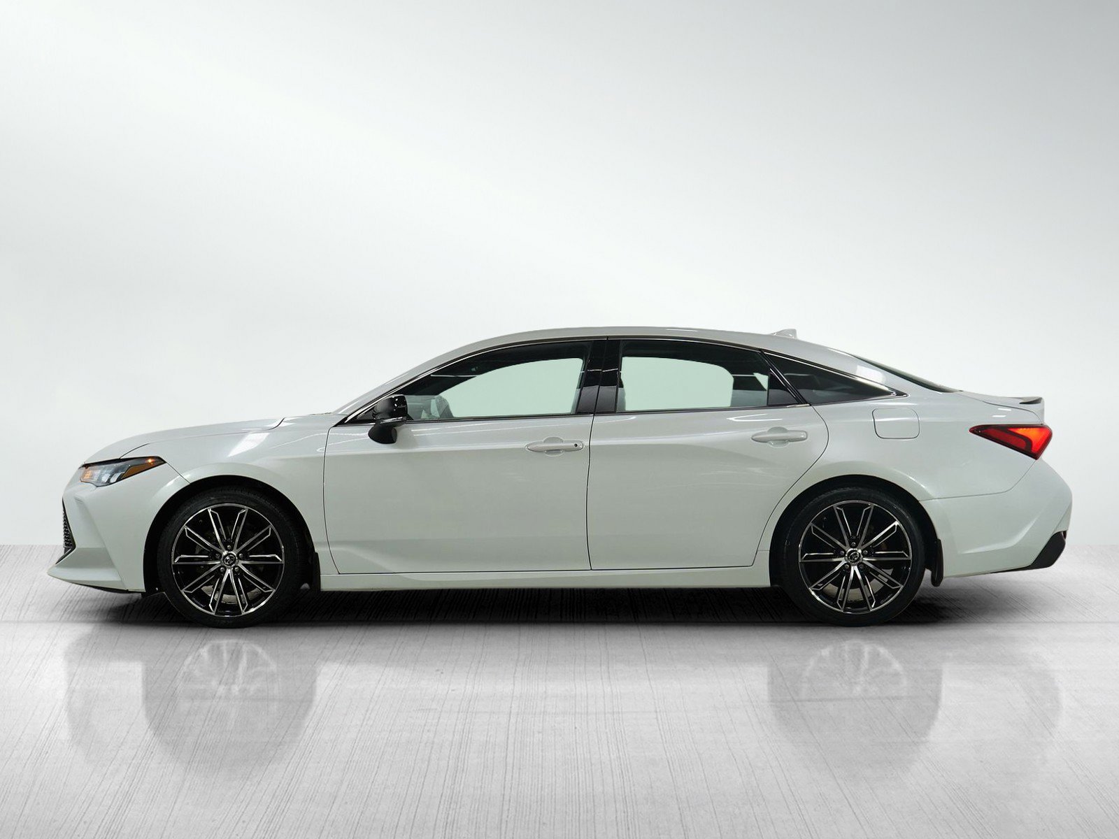 Used 2019 Toyota Avalon XSE with VIN 4T1BZ1FB7KU001778 for sale in Bloomington, Minnesota