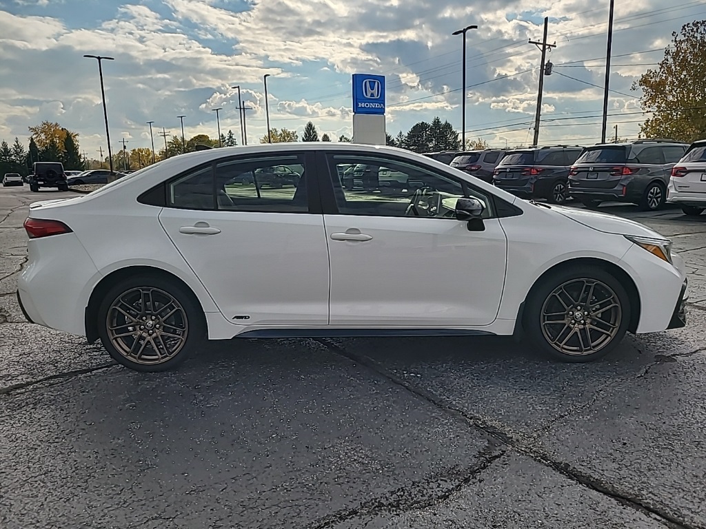 2024 Toyota Corolla Hybrid Nightshade Edition photo 4