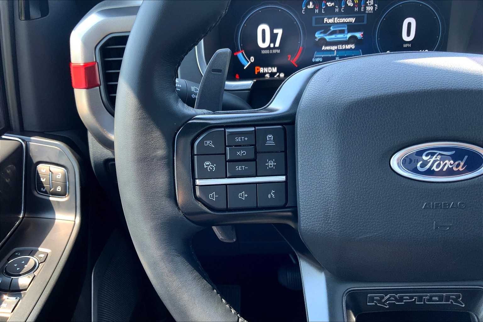 2022 Ford F-150 Raptor photo 21