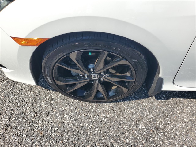 2019 Honda Civic Sport photo 2