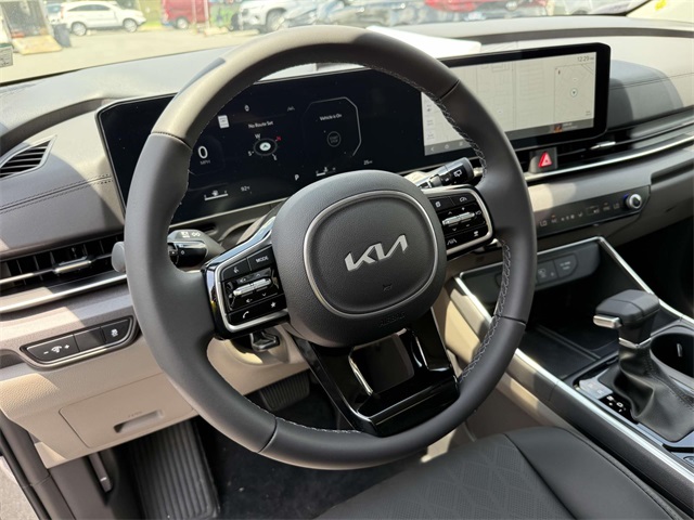 2026 Kia Carnival SX photo 2