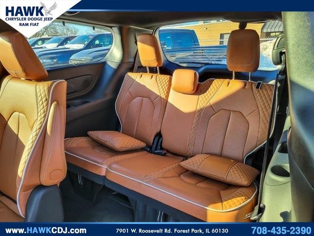 2025 CHRYSLER PACIFICA - Image 12