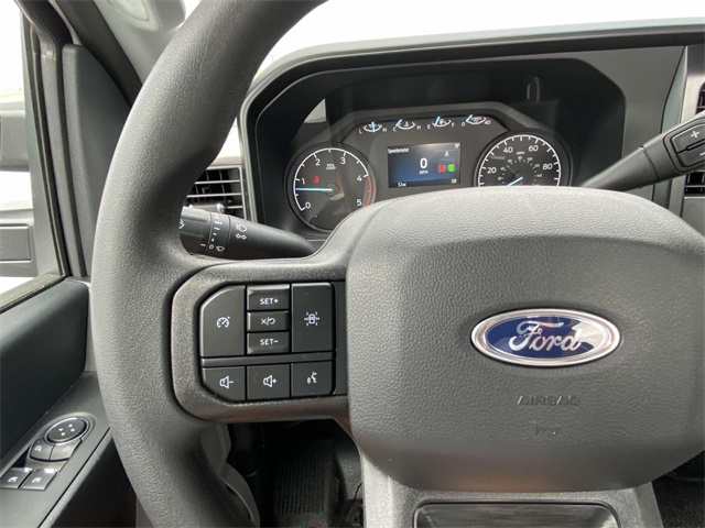 2025 Ford F-550 photo 3