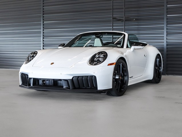 2025 Porsche 911 Carrera GTS Cabriolet