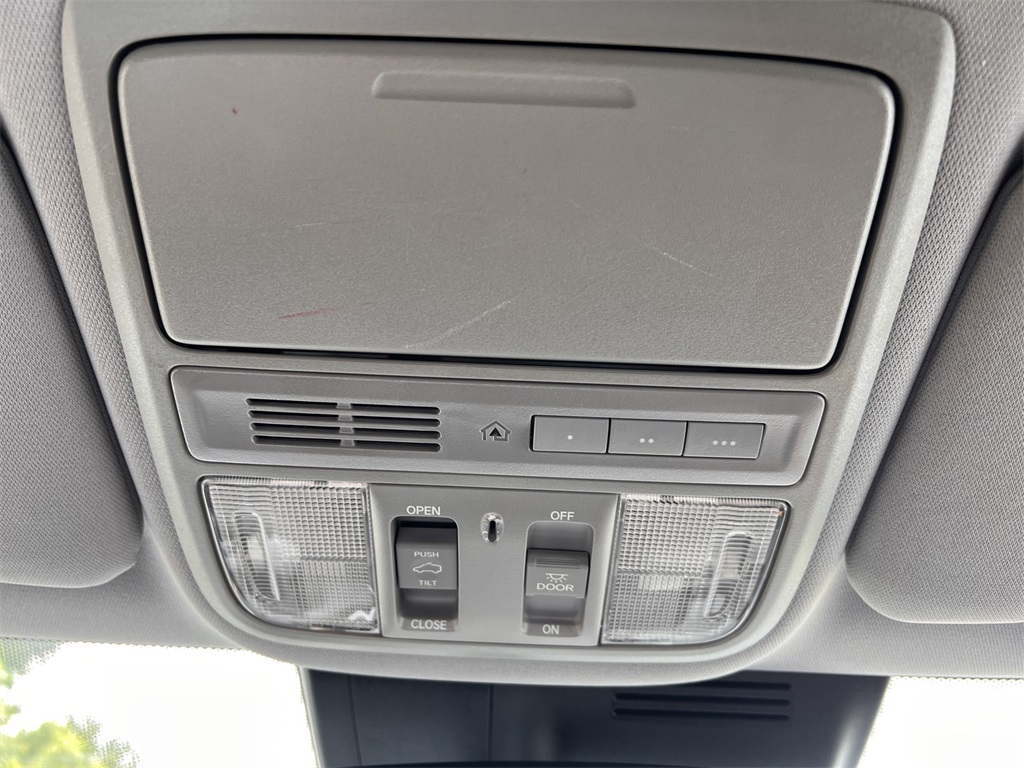 2020 Honda CR-V Touring photo 36
