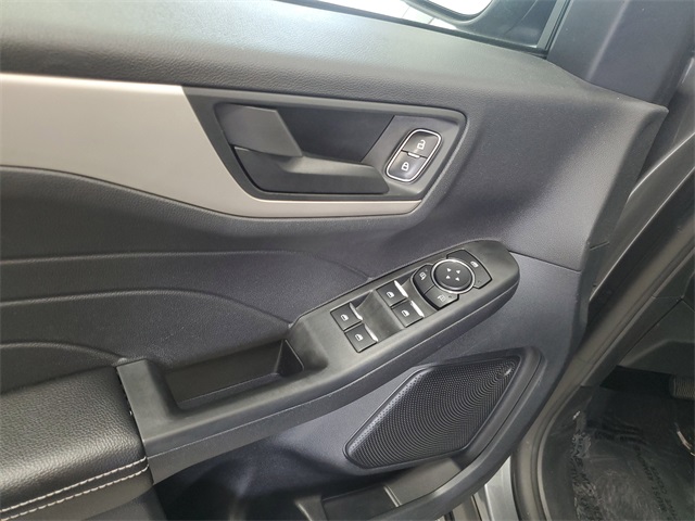 2022 Ford Escape SE photo 8