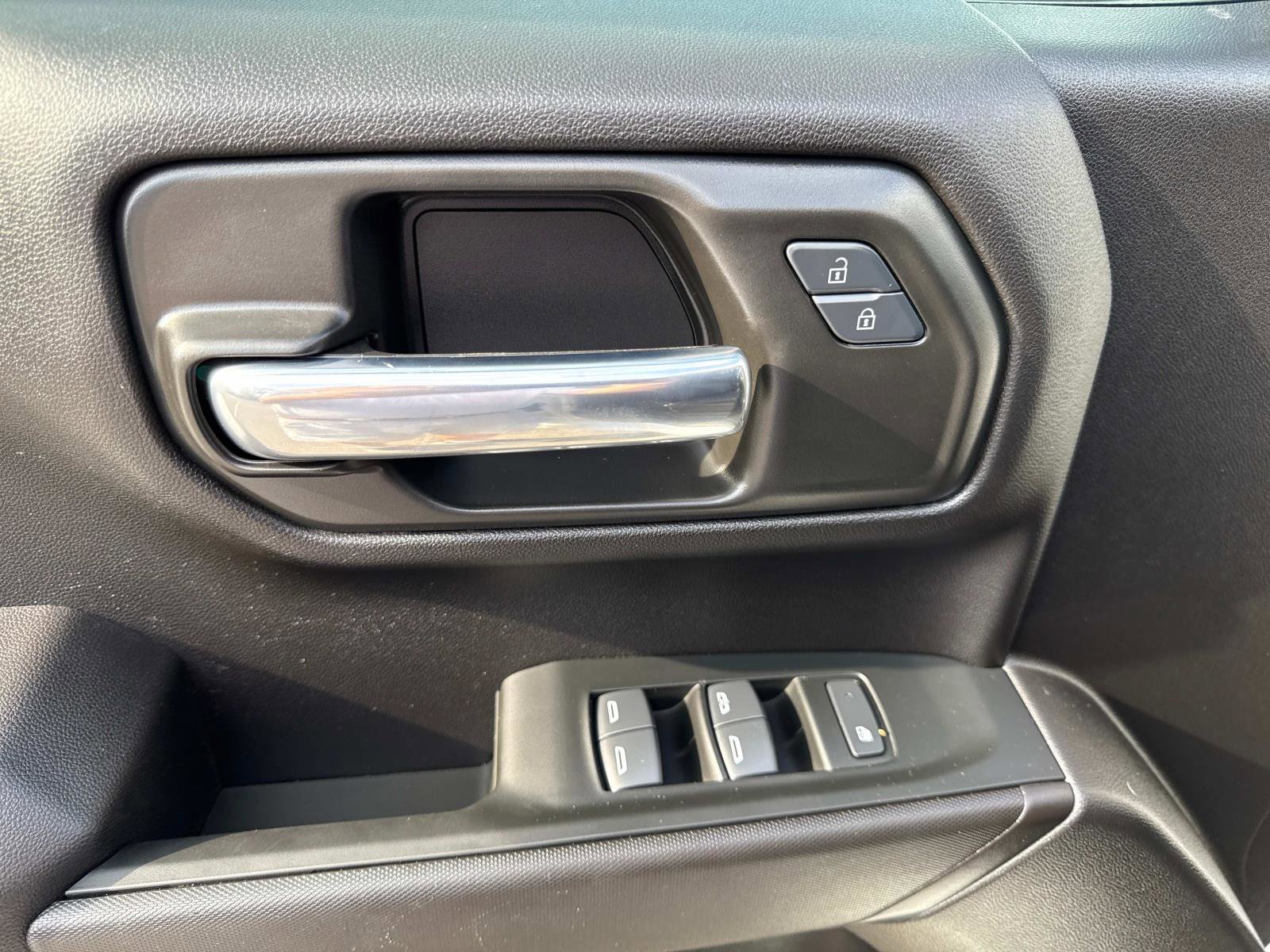 2025 Chevrolet Silverado 1500 photo 17