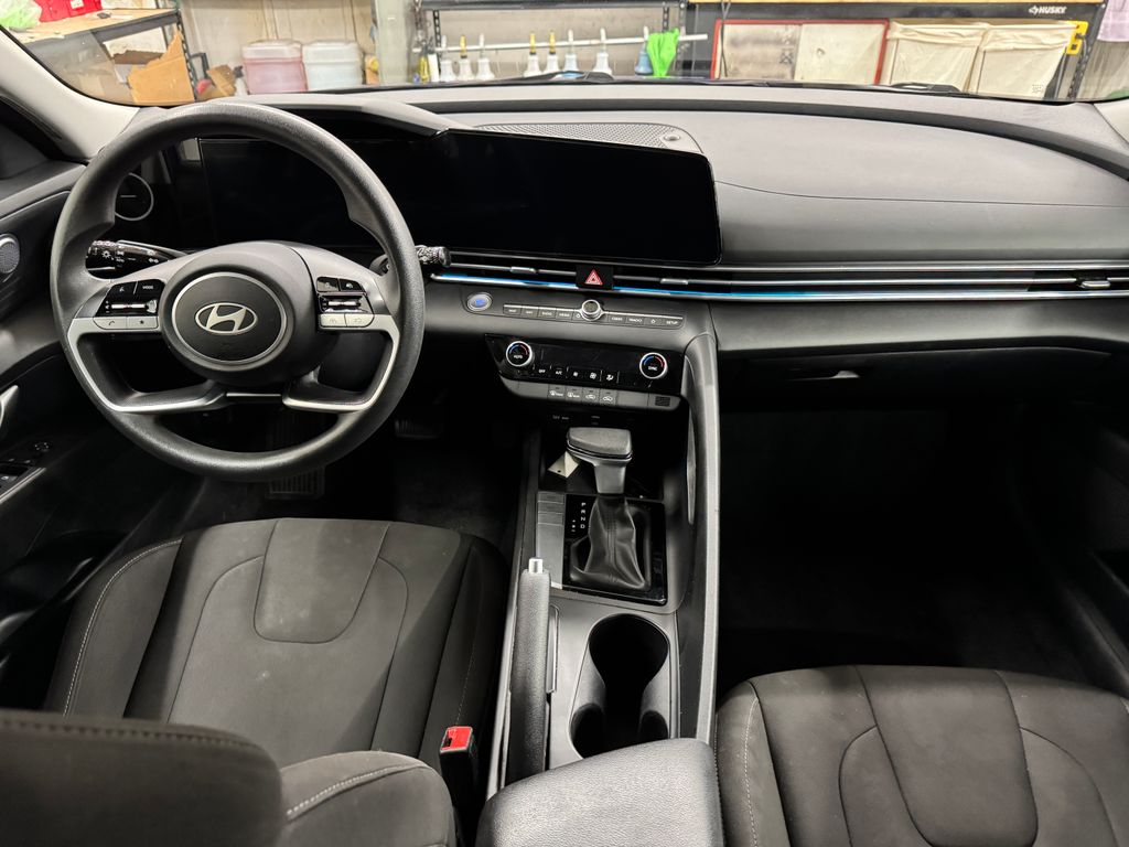 2024 Hyundai Elantra SEL photo 15
