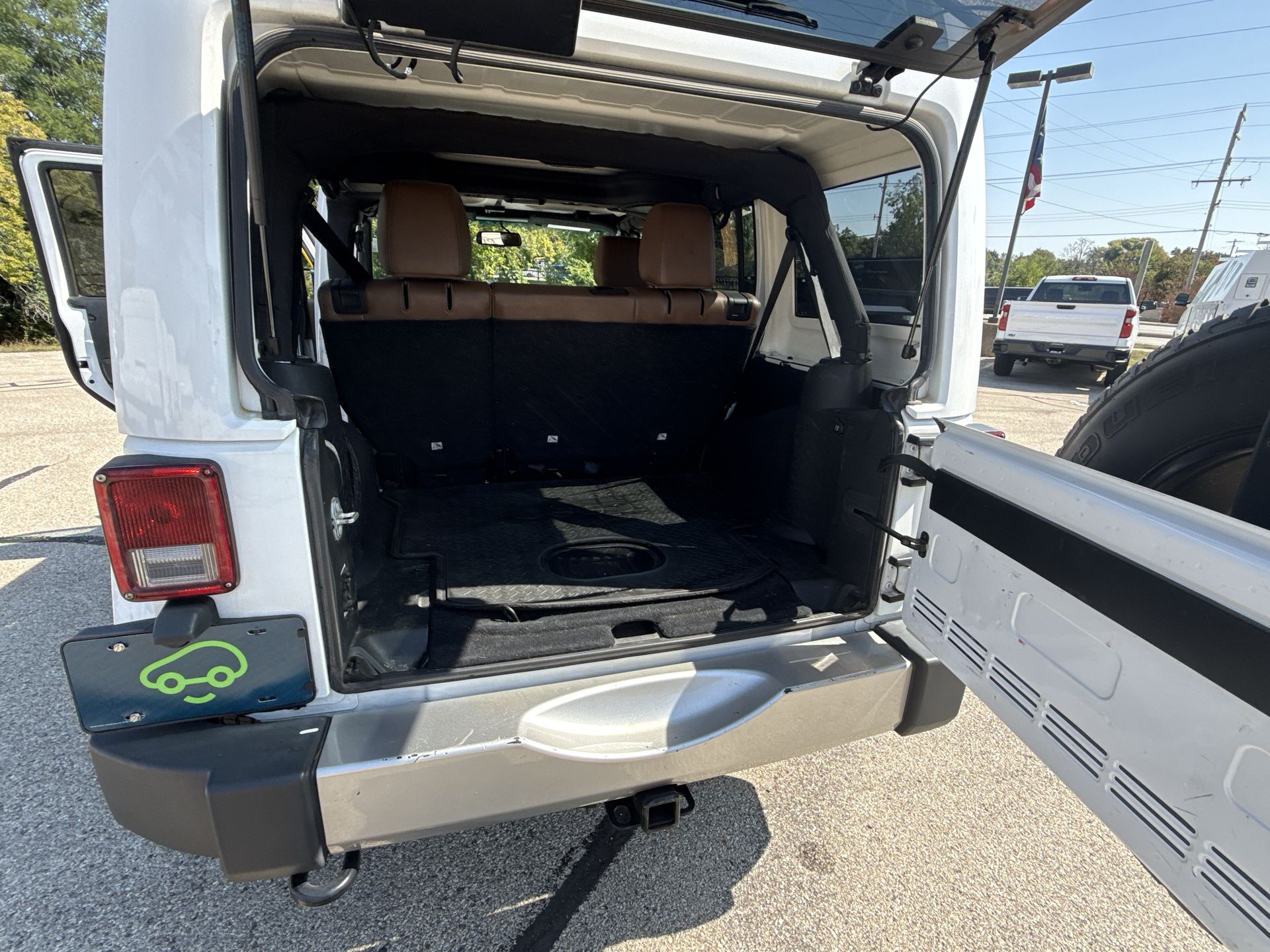 2017 Jeep Wrangler Unlimited Sahara photo 12