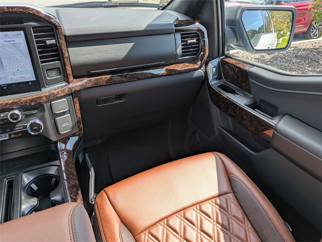 2025 Ford F-150 XLT photo 16