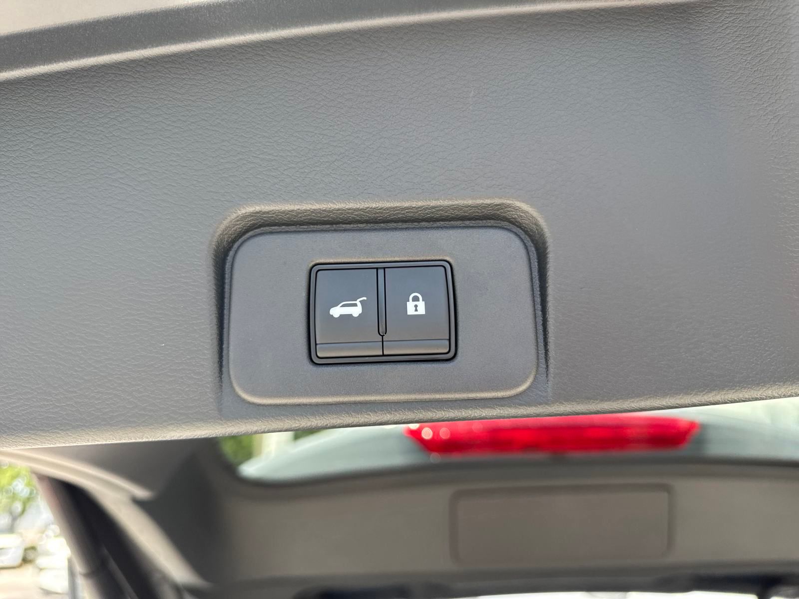 2025 Nissan Rogue Platinum photo 25