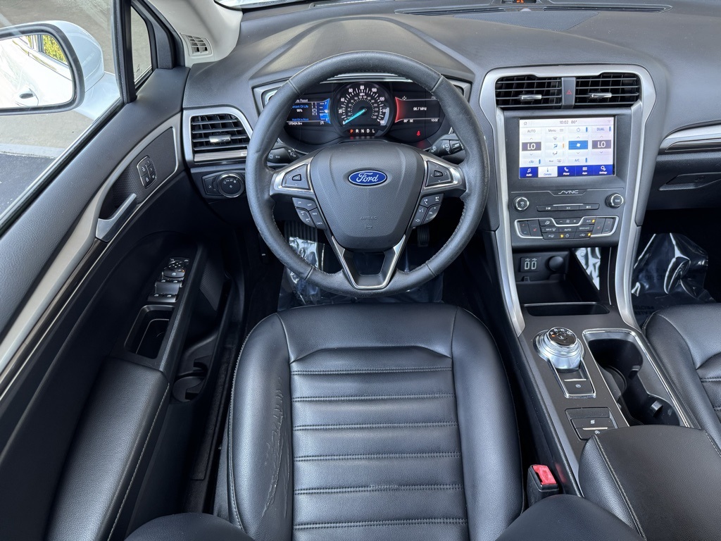 2020 Ford Fusion SEL photo 17