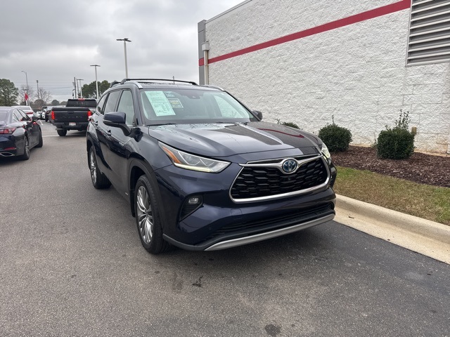 2021 Toyota Highlander Platinum's photo