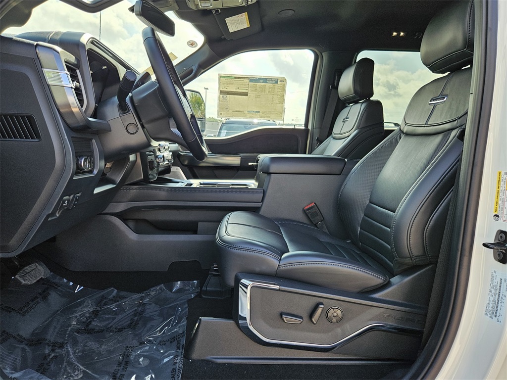 2025 Ford F-250 Platinum photo 10