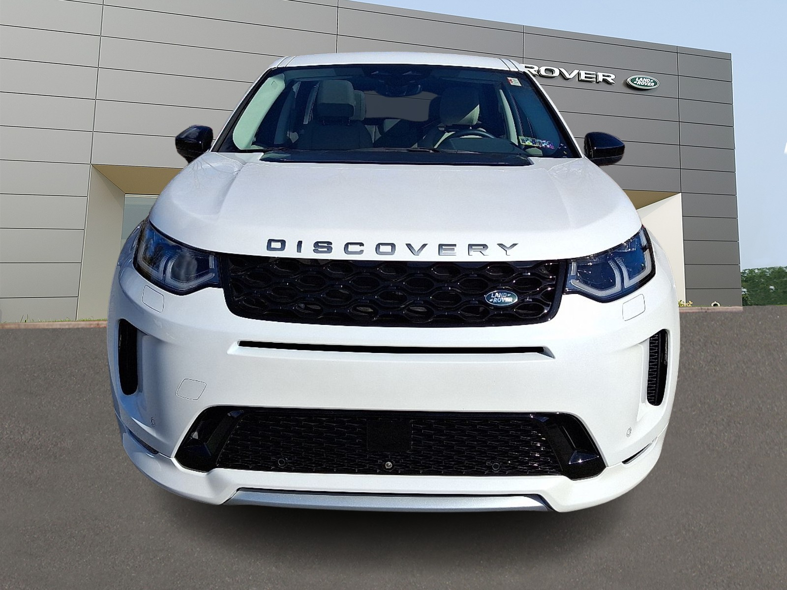 2025 Land Rover Discovery Sport S photo 2