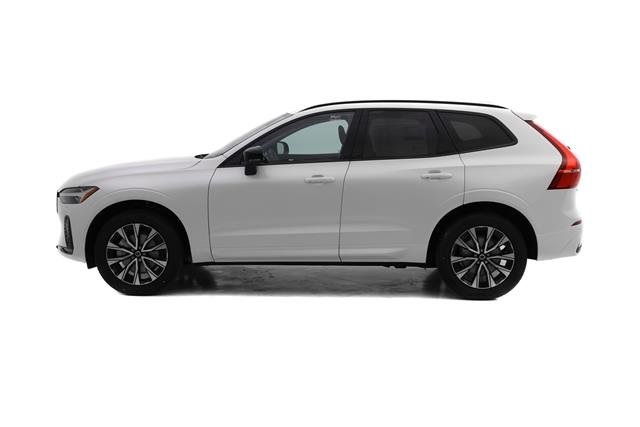 2025 Volvo XC60 B5 Core photo 3