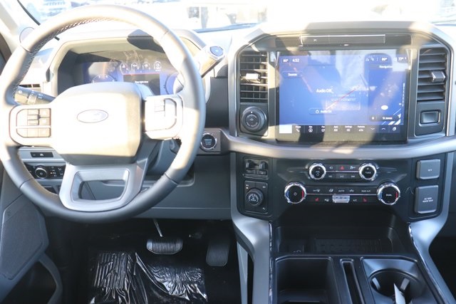 2025 Ford F-150 XLT photo 3