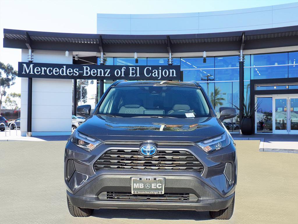 2024 Toyota RAV4 Hybrid XLE photo 2