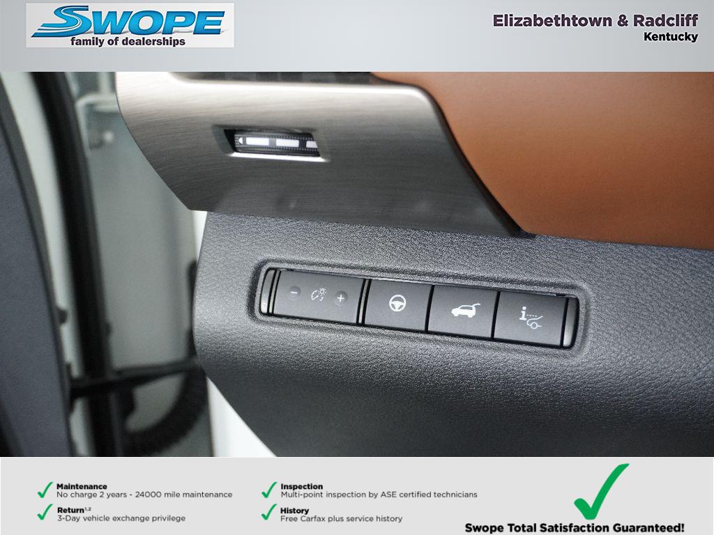 2024 Nissan Pathfinder Platinum photo 16
