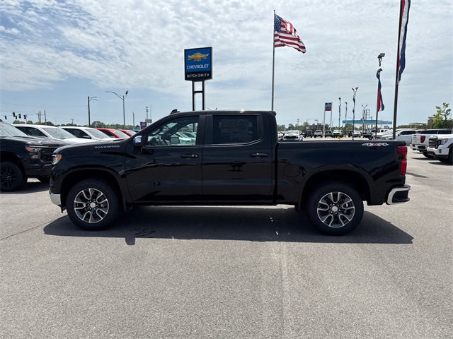 2025 Chevrolet Silverado 1500 LT photo 2