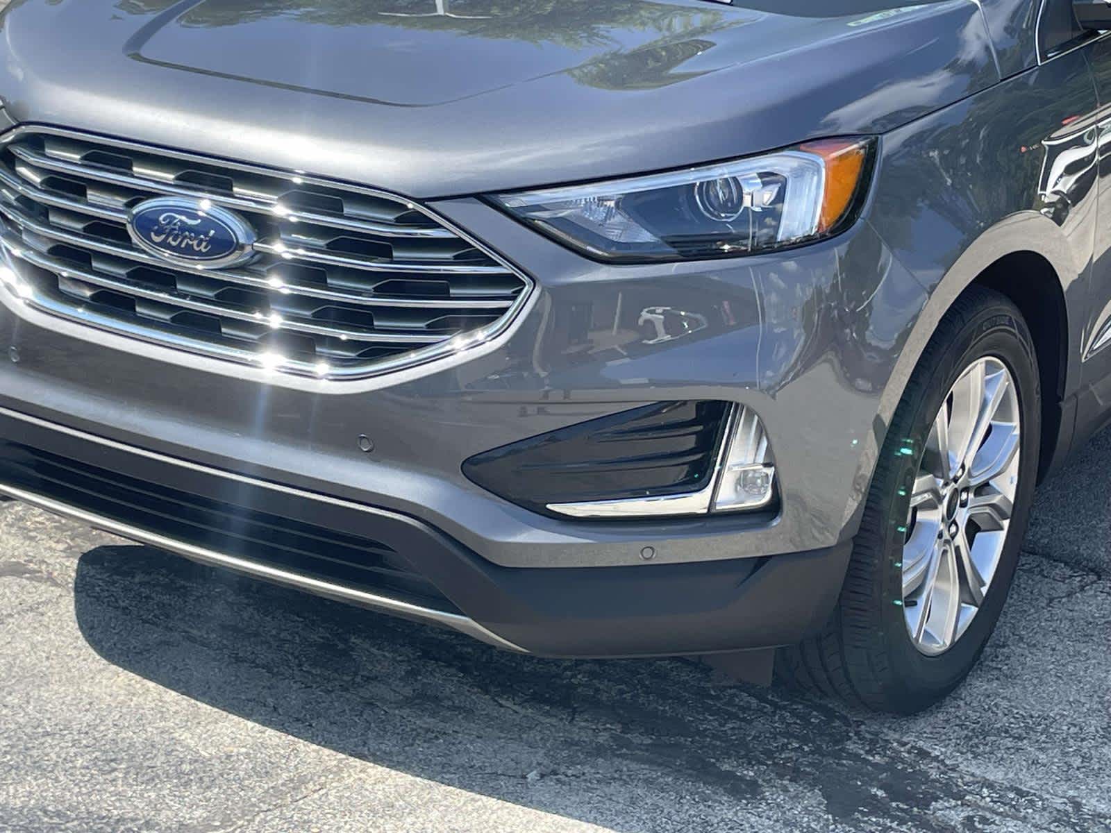 2024 Ford Edge Titanium photo 9