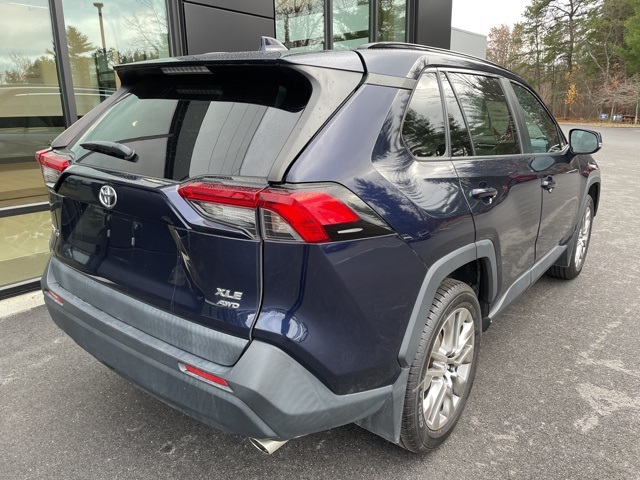 2019 Toyota RAV4 XLE Premium photo 4