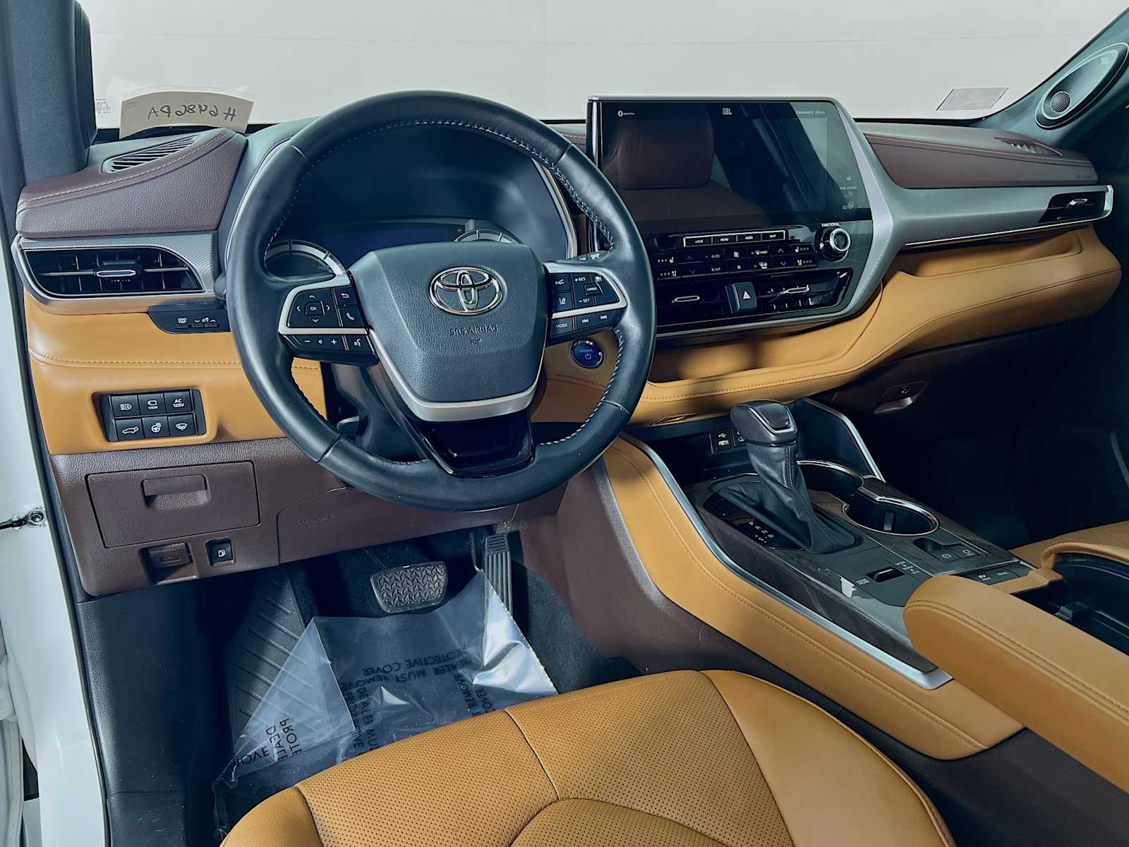 2022 Toyota Highlander Hybrid Platinum photo 4