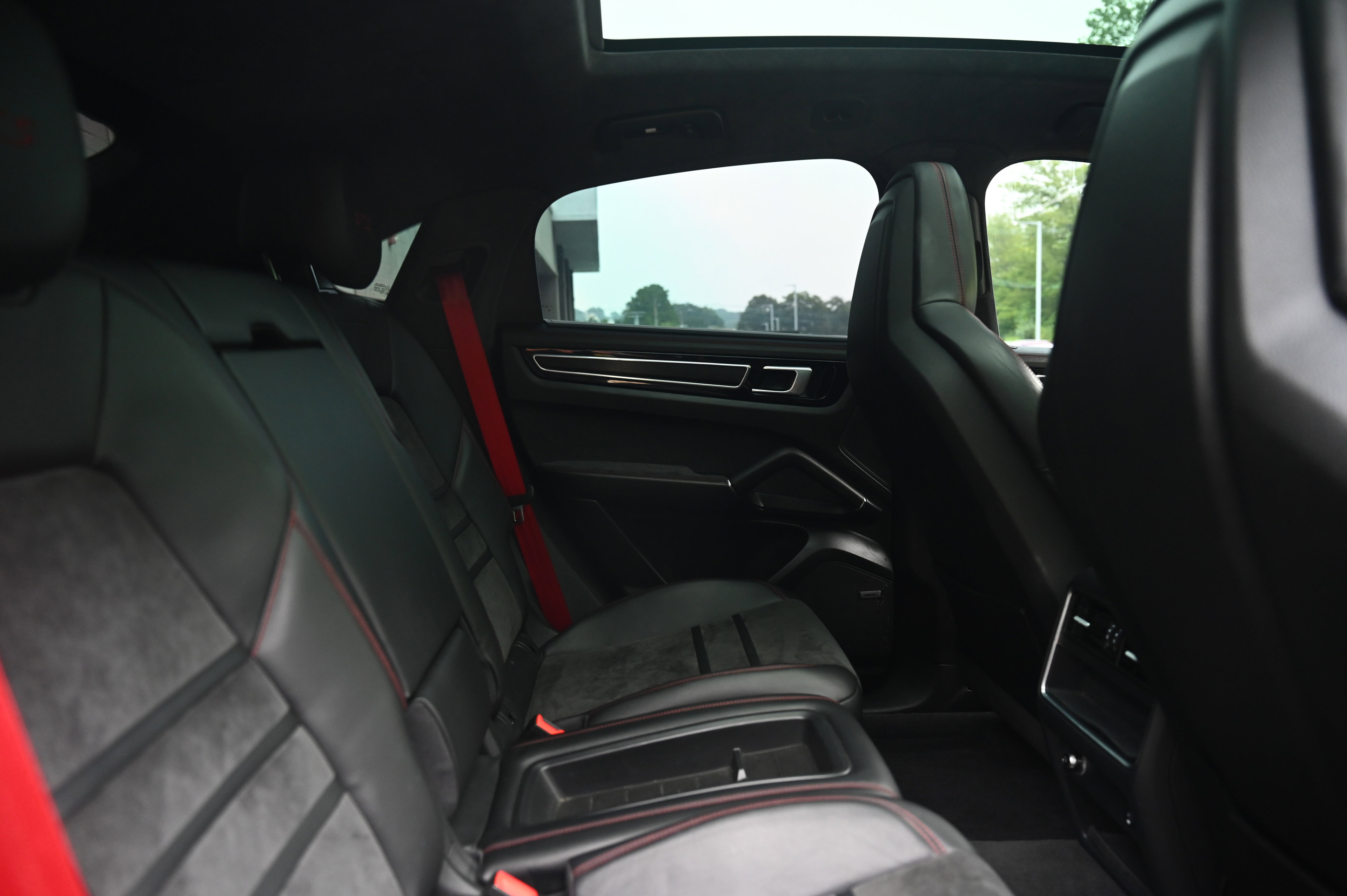 2021 Porsche Cayenne GTS Coupe photo 28