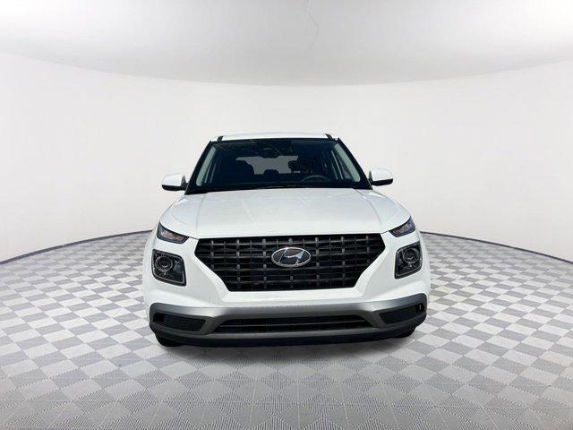 2025 Hyundai Venue SE photo 2