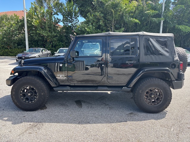 2014 Jeep Wrangler Unlimited Sahara photo 6