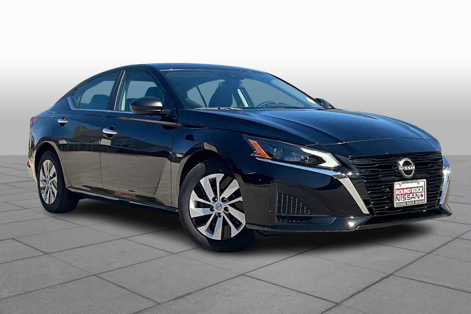 2025 Nissan Altima S photo 2