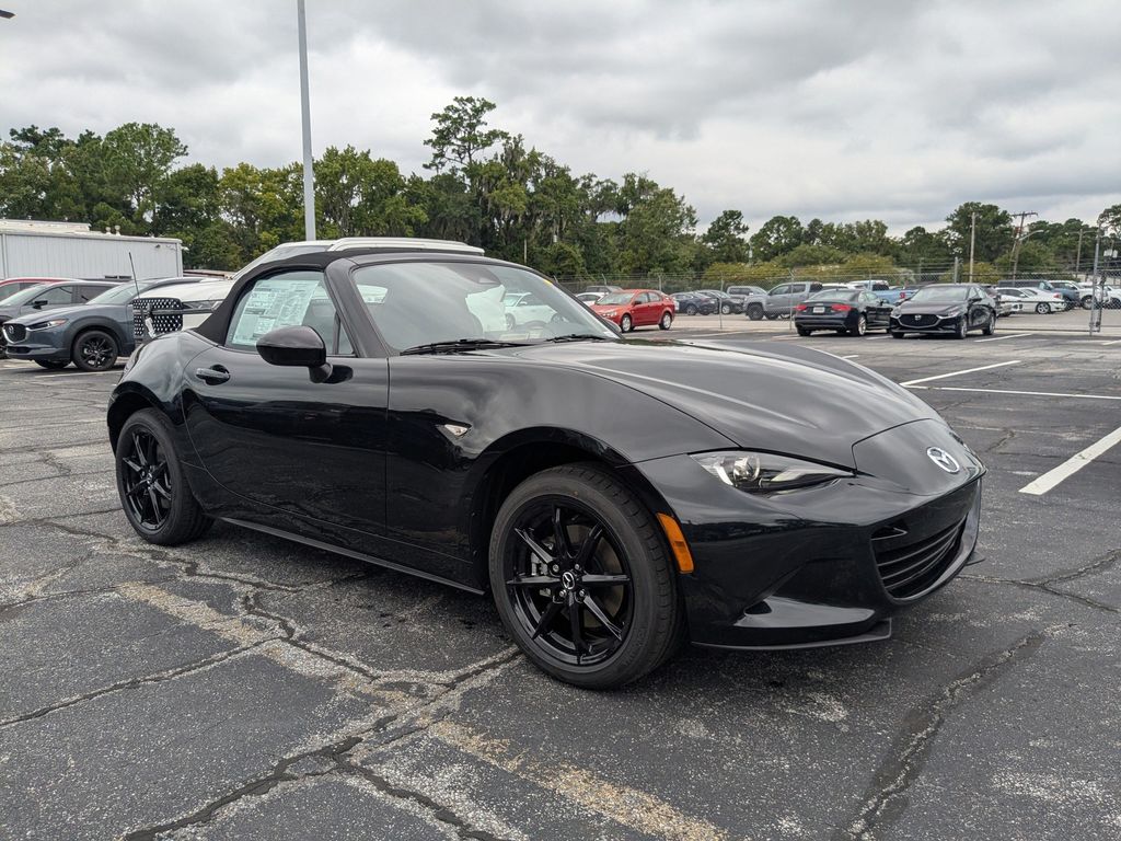 2025 Mazda MX-5 Miata Miata Sport photo 2