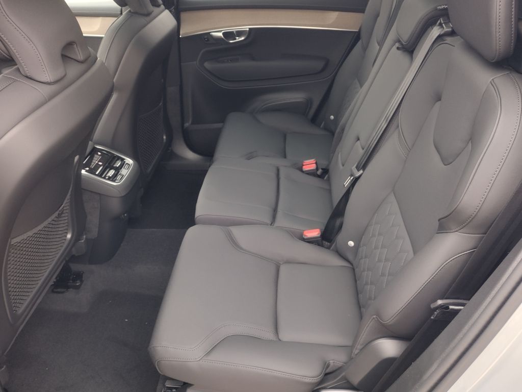 2026 VOLVO XC90 - Image 20
