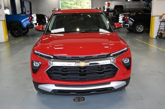 2026 Chevrolet Trailblazer LT photo 2