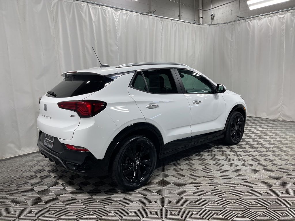 2024 Buick Encore GX Sport Touring photo 3