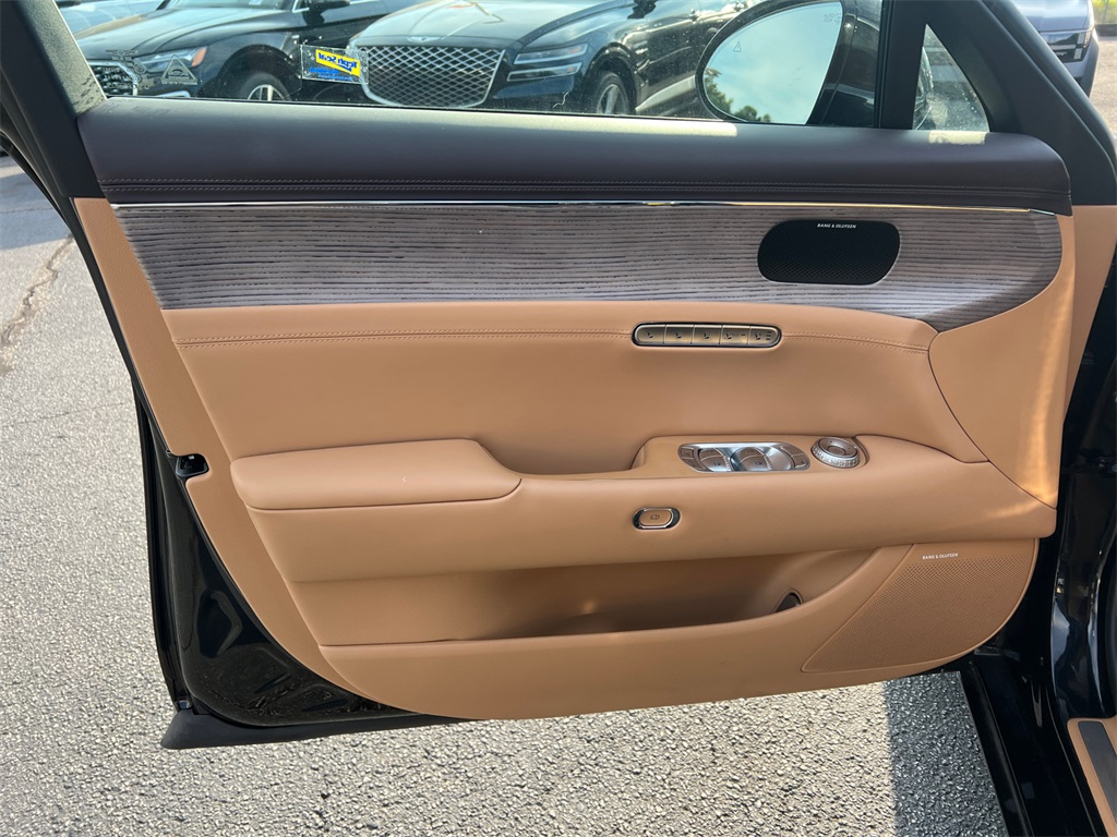 2025 Genesis G90 3.5T photo 10
