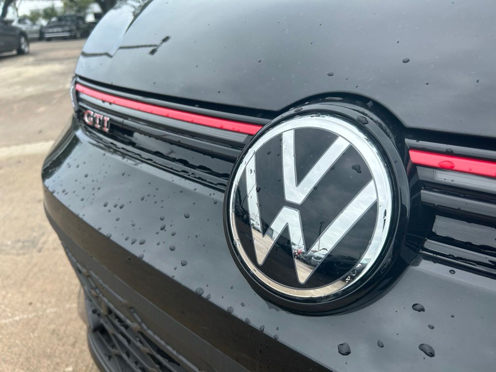 2025 Volkswagen Golf GTI S photo 3