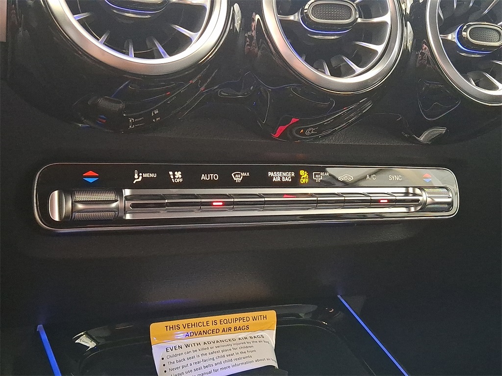 2026 Mercedes Benz GLB 250 4MATIC photo 12