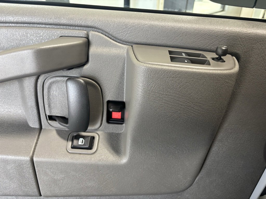 2025 Chevrolet Express Cargo 2500 photo 20