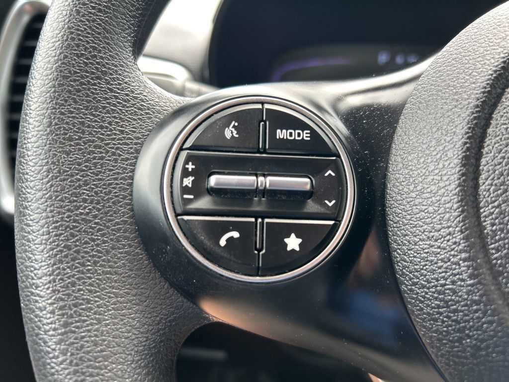 2023 Kia Soul LX photo 18