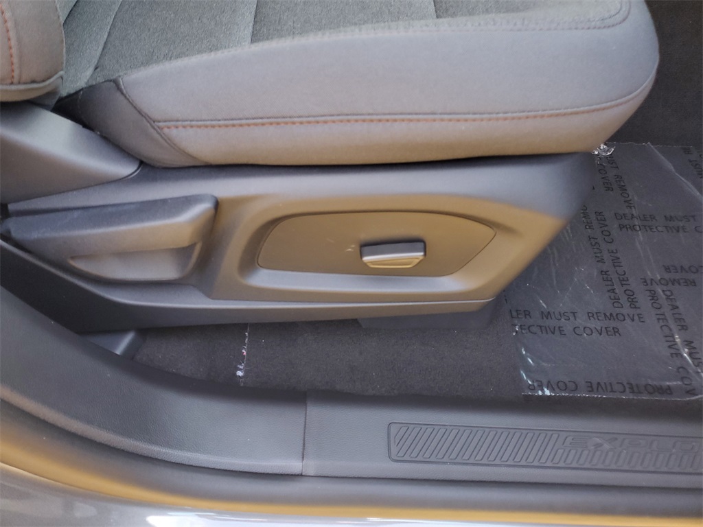 2025 Ford Explorer photo 33