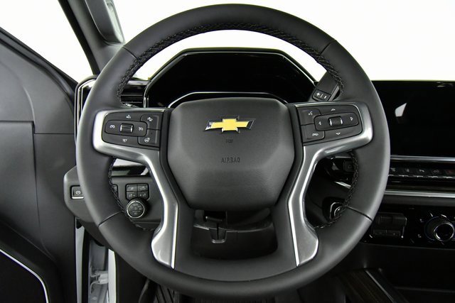 2026 Chevrolet Silverado 3500HD LT photo 2