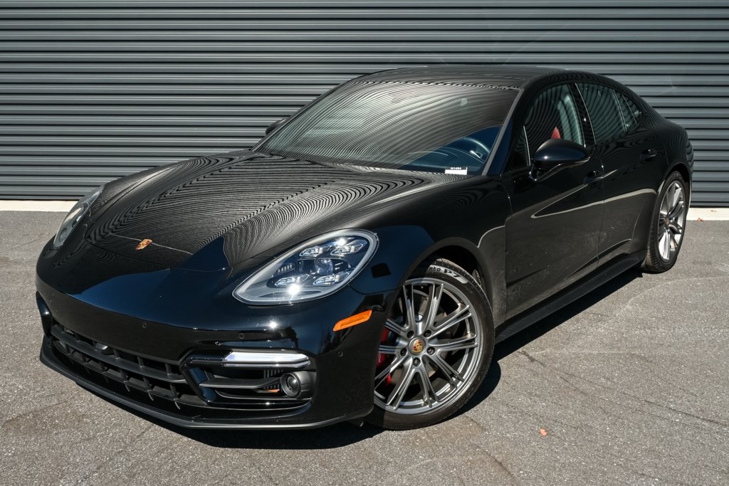 2023 Porsche Panamera GTS