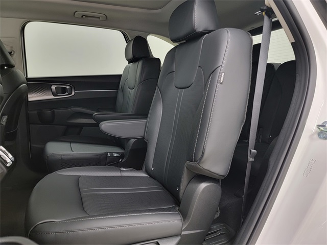2025 Kia Sorento Hybrid EX photo 13