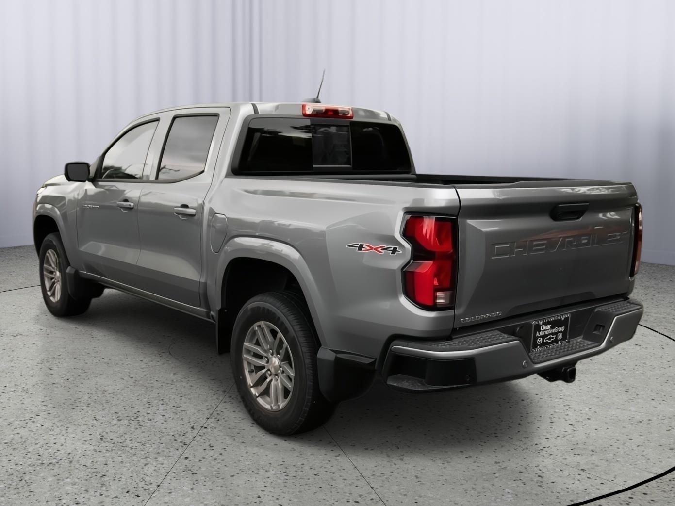 2025 Chevrolet Colorado Work Truck LT photo 5
