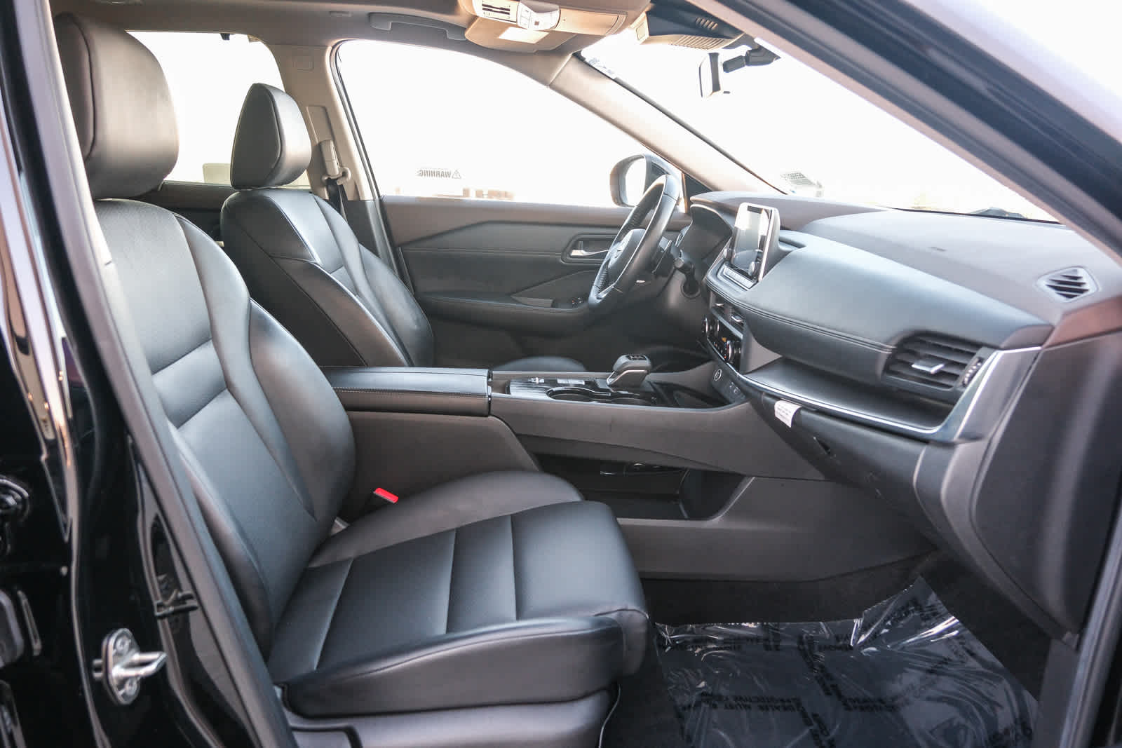 2023 Nissan Rogue SV photo 17